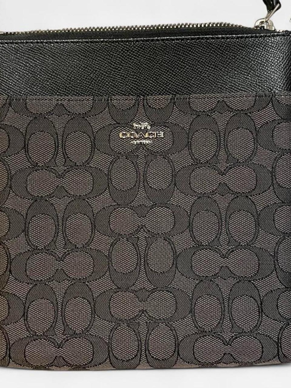NWT Coach Signature Jacquard with Monogram - Picture 2 of 8